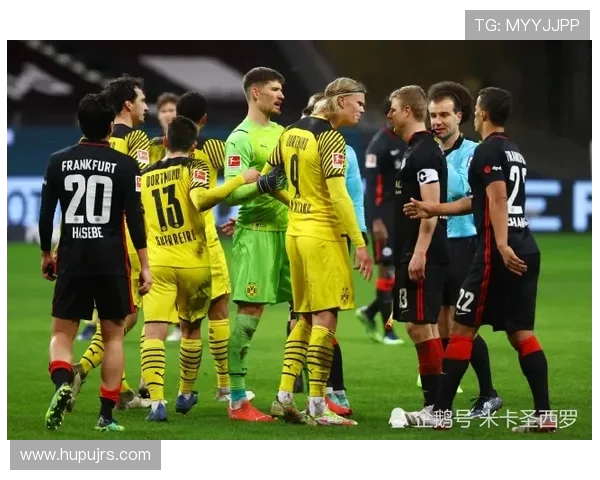 巴塞罗那与费伦茨瓦的精彩对决引发球迷热议与期待